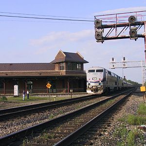 Amtrak's Palmetto speeds through Selma, N.C.