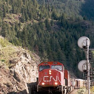 CN 5762 at Thompson BC