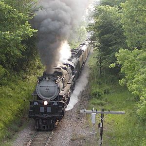 UP 3985 steaming thru Inver Grove, MN