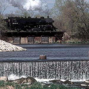 Soo Line 1003 crossing the Rock River