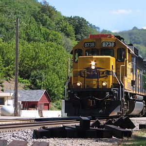 BNSF 8738