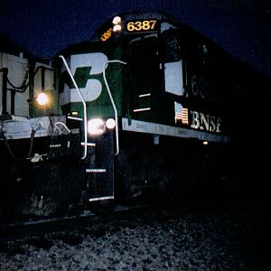 SD40-2 At Night