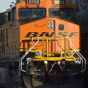 BNSF 5752 - ES44AC - M.J. Scanlon