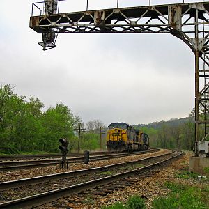 Coal Empties for WV Waits for Crew