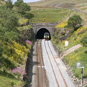Northern Rail DMU Tunnel