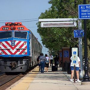 Metra 194 at Downers Grove