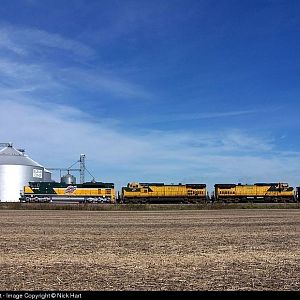 UP/CNW 1995, CNW 8701 and CNW 8646 at Elburn, Illinois on October 8th, 2006