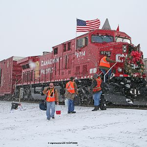 CP Holiday Train Elkhart, IN recrews