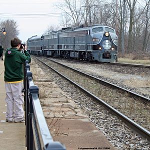 IC 100 CN Santa Train