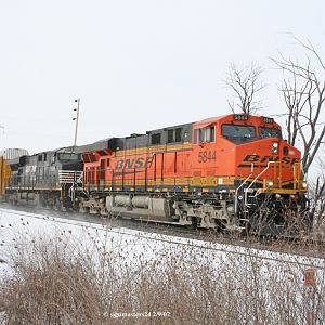 BNSF # 5844 Heads East out of Marcelus, MI