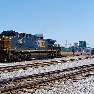 CSXT 5117 waits for a crew at pinners point
