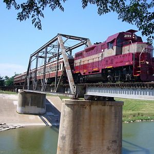 GVRR 2199 GP7 West Fork Trinity River Bridge