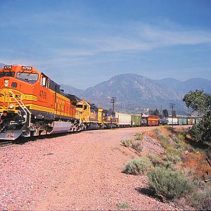 BNSF Heading Through Cajon Station