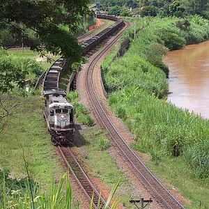 EFVM coal train