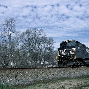 NS 9002 at Buford