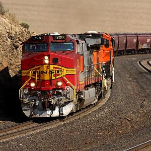 BNSF 728 at Providence Hill, WA