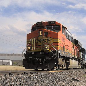 BNSF 7664 On A Baretable