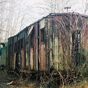 Rotting BN Bunk Car