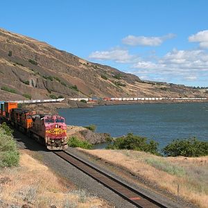 BNSF 899