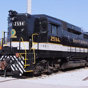 Southern GP30 2594