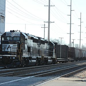 BO5 waits on the siding at Ameriwood as the Sperry truck passes