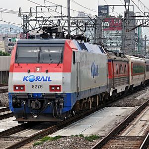 KORAIL model 8200, 8276 on Gyeongbu line