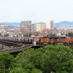 BNSF 1053