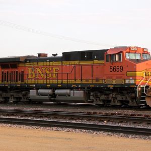 BNSF 5659 AC4400CW