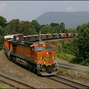 BNSF on NS H3W