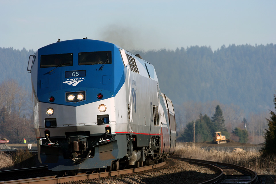 Amtrak Cascade leaning hard into the Meeker Curve