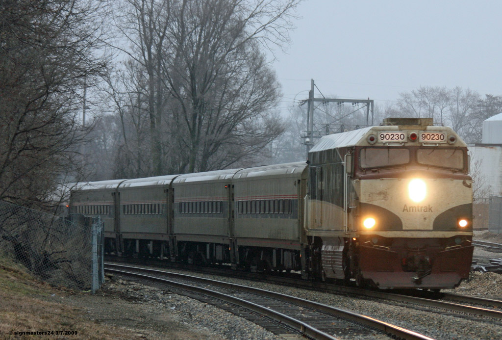 Amtrak Cascades pulls into Niles with a light mist and heavy over cast 3/7/