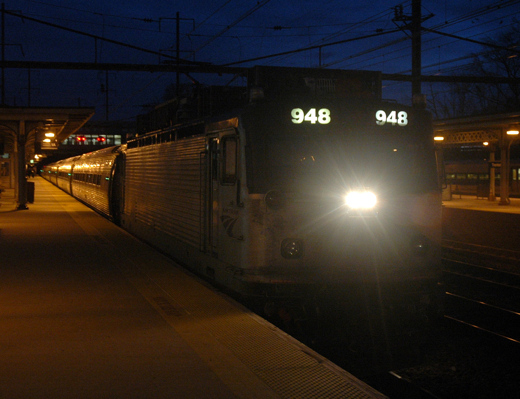 Amtrak NE Reg in Trenton