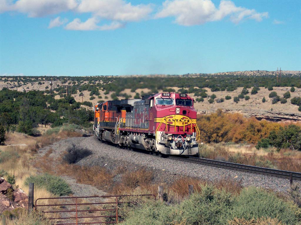 ATSF 929 eastbound at Scholle in 2004