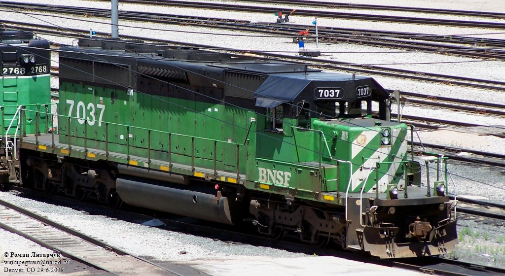 BNSF 7037 SD40-2
