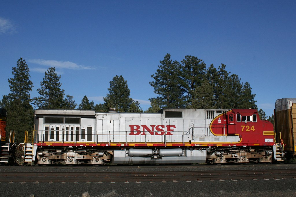 BNSF 724