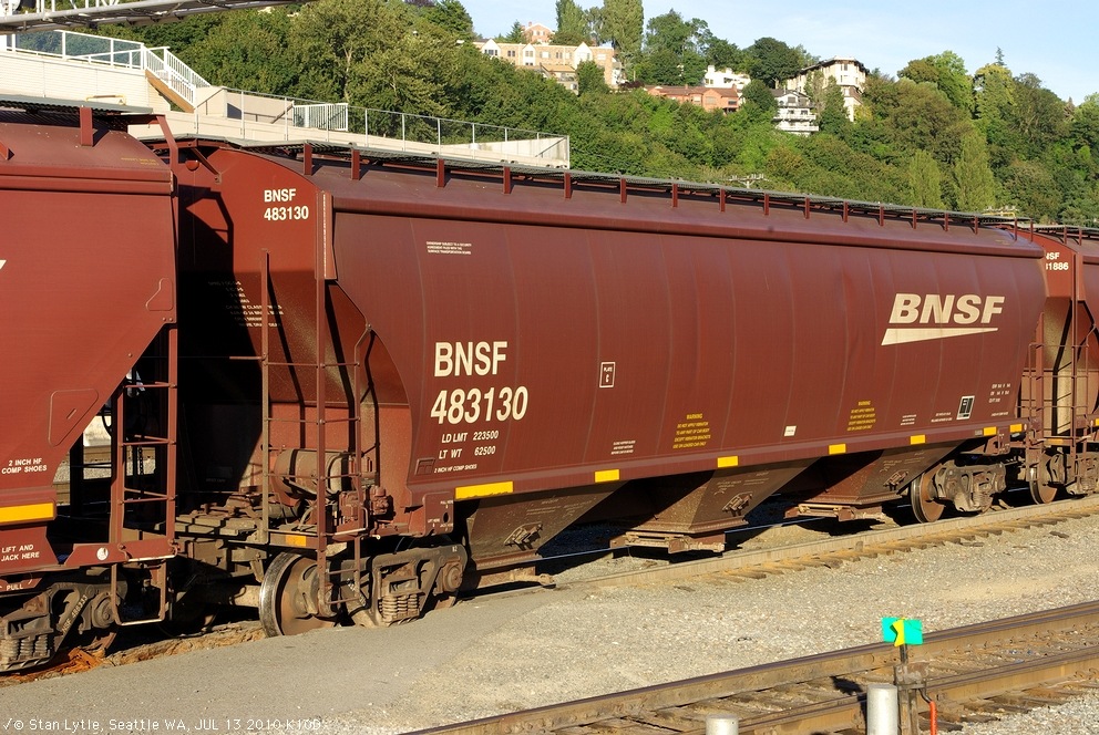 BNSF derailment Galer St 07/13/2010