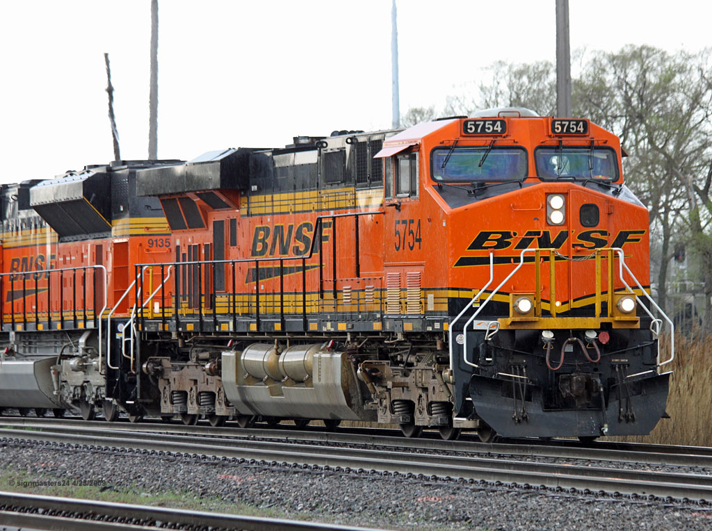 BNSF No. 5754 & 9135 east coal train on CSX at Dolton, IL