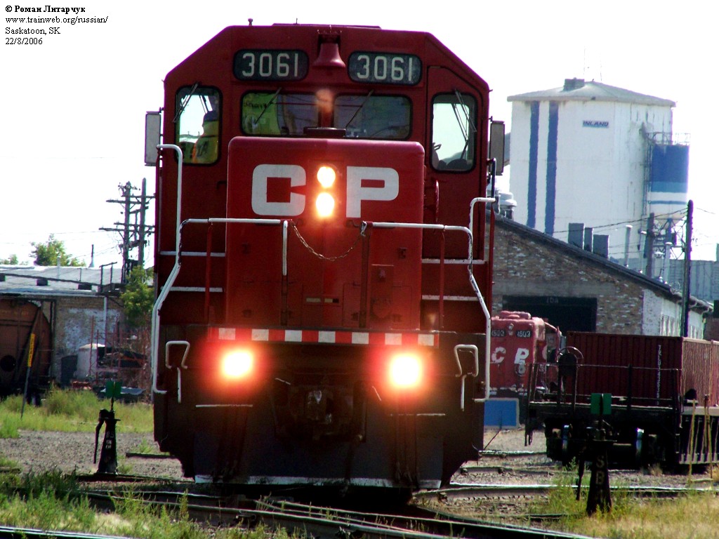 CP 3061 GP38-2