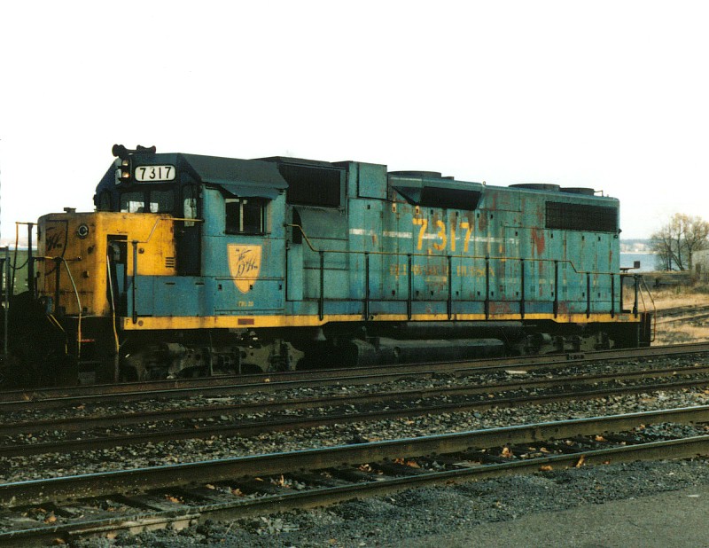 D&H 7317 GP38-2
