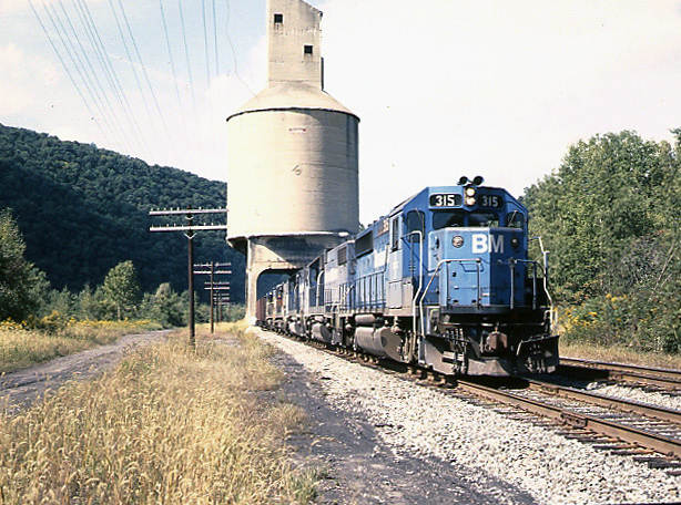 D&H detour train under coaling tower