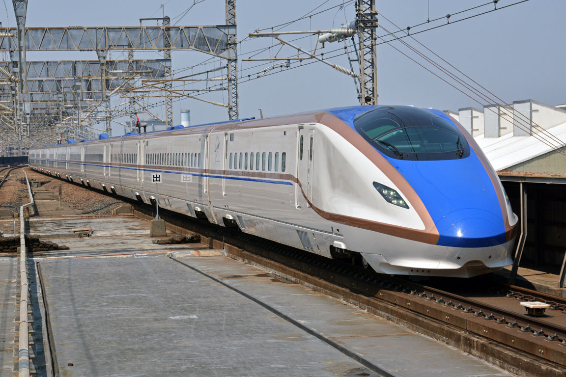 JR-East series E7 at Omiya
