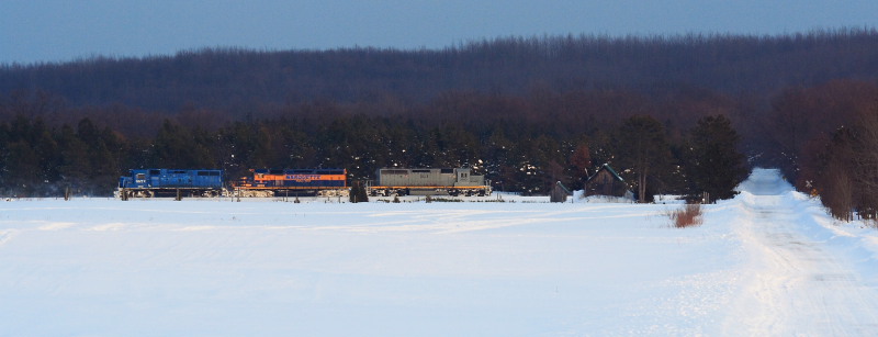 Marquette Rail locomotive move