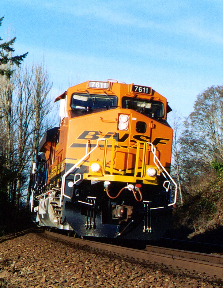 New BNSF paint comin\' at you!