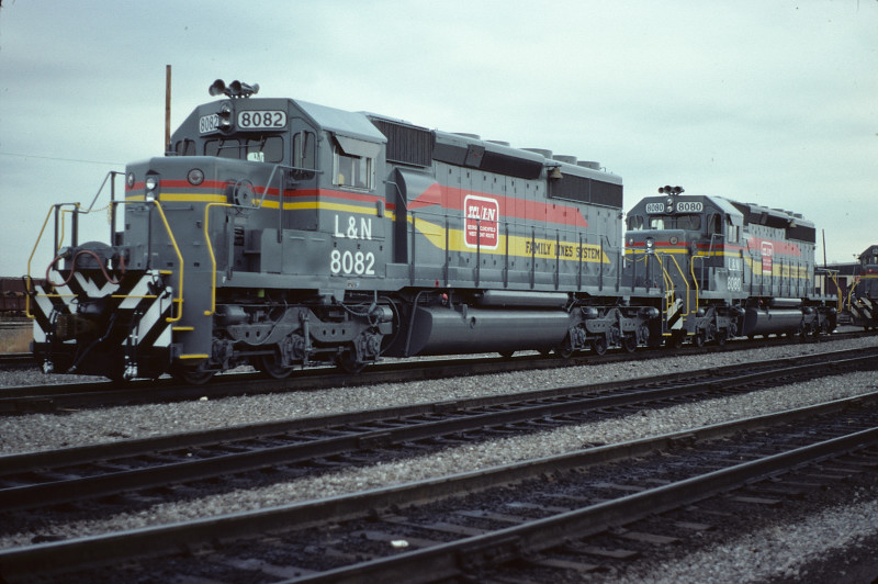 New SD40-2's