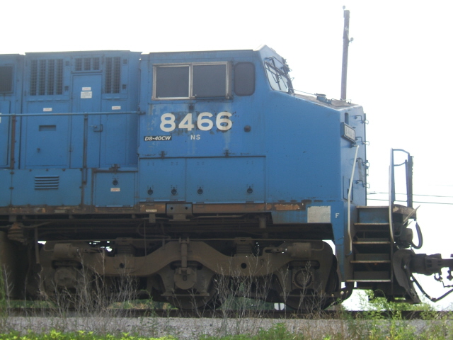 NS 8466.  ex Conrail D8-40CW