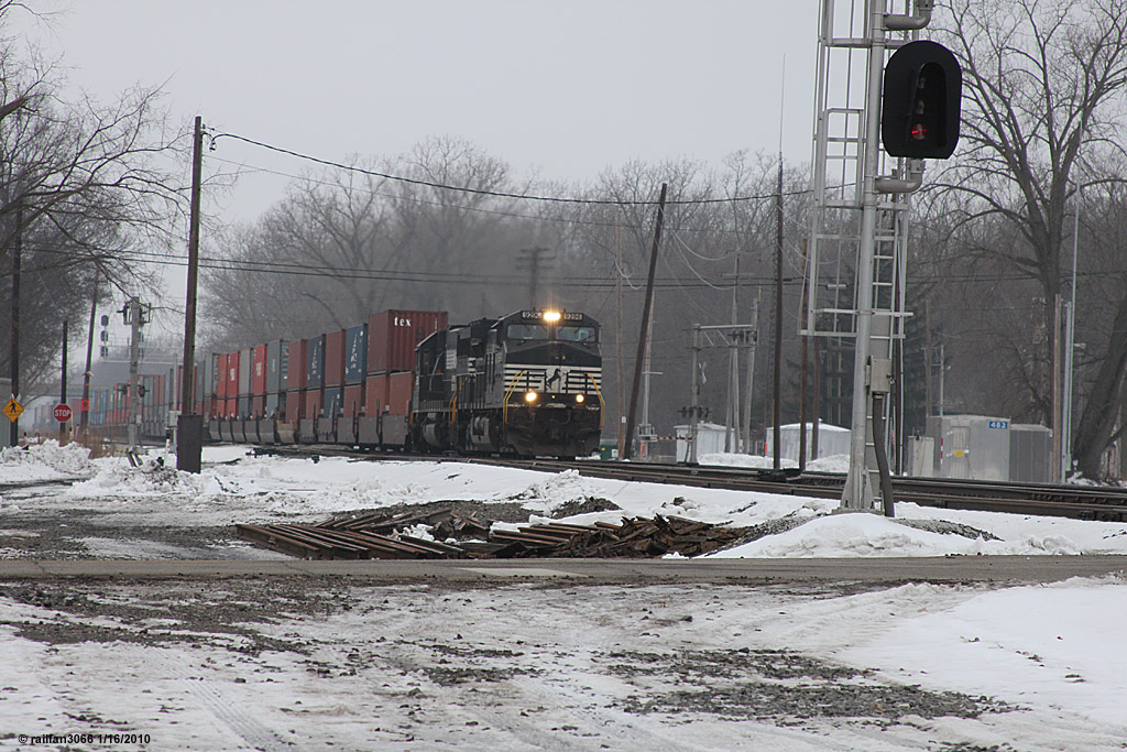 NS 9296 heading east at 15th st. Chesterton, IN
