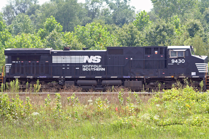 NS #9430 D9-40CW heading west out of Elkhart, IN