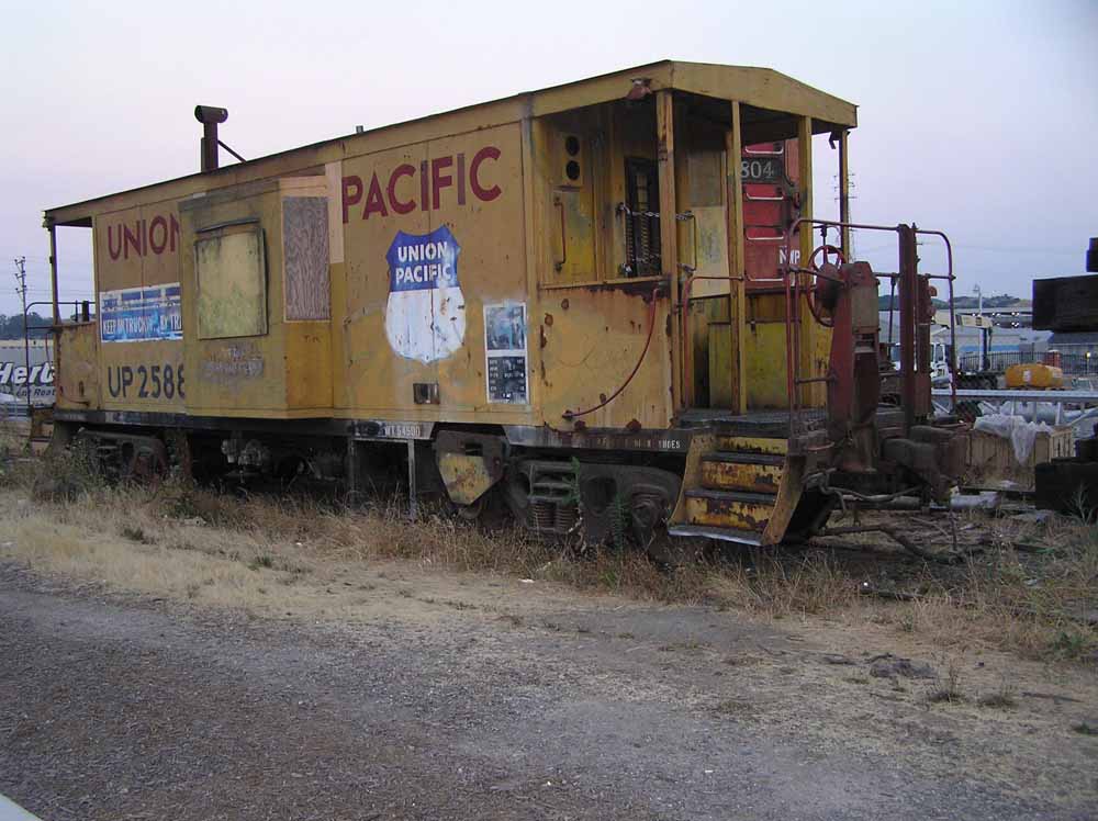 Old Union Pacific Caboose 25884