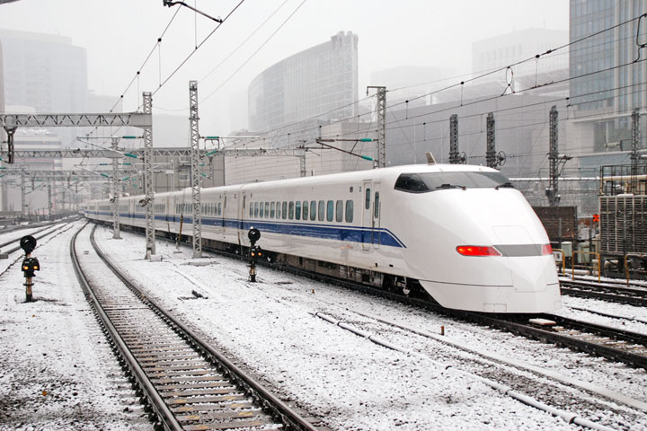 Shinkansen at Tokyo station (JR-Central) in snow, #1
