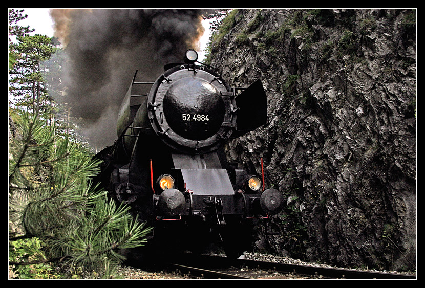 Steaming through the Gorge II